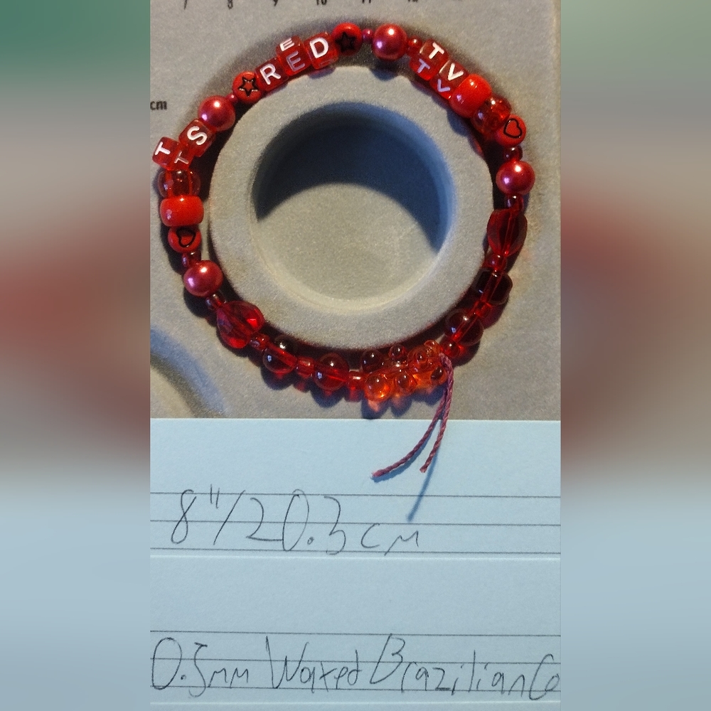 Taylor Swift - Red (TV) bead
